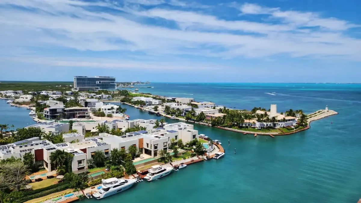 Real estate development for sale in Puerto Cancún - 1