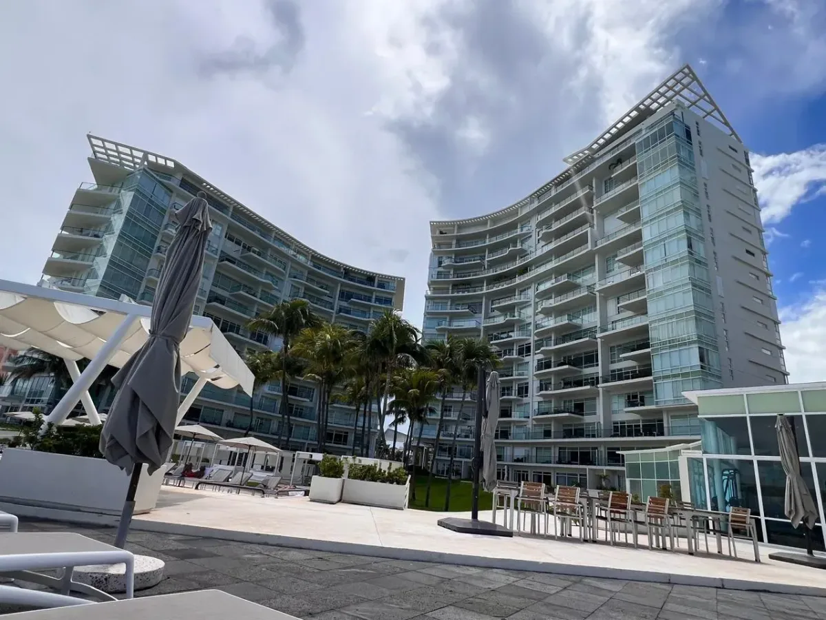 PUNTA CANCUN TOWERS