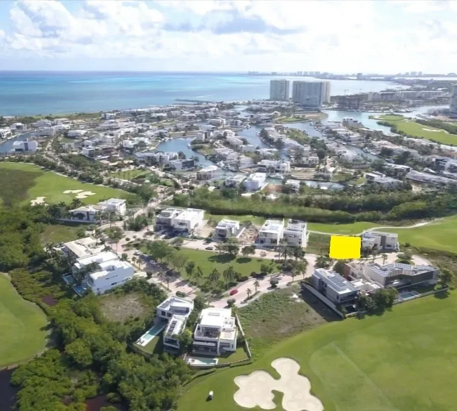 TERRENO EN VENTA EN LOS CANALES, PUERTO CANCUN - 1