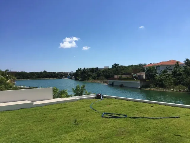 LAKEFRONT HOUSE FOR SALE LAGOS DEL SOL